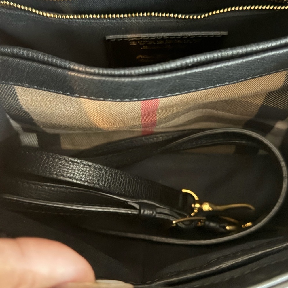 Black Burberry Camberley - Picture 6 of 8